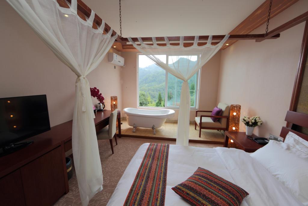 Panshan Tingquan Tuwo Holiday Resort Leshan Chambre photo